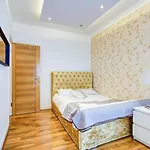 Knightsbridge Residence